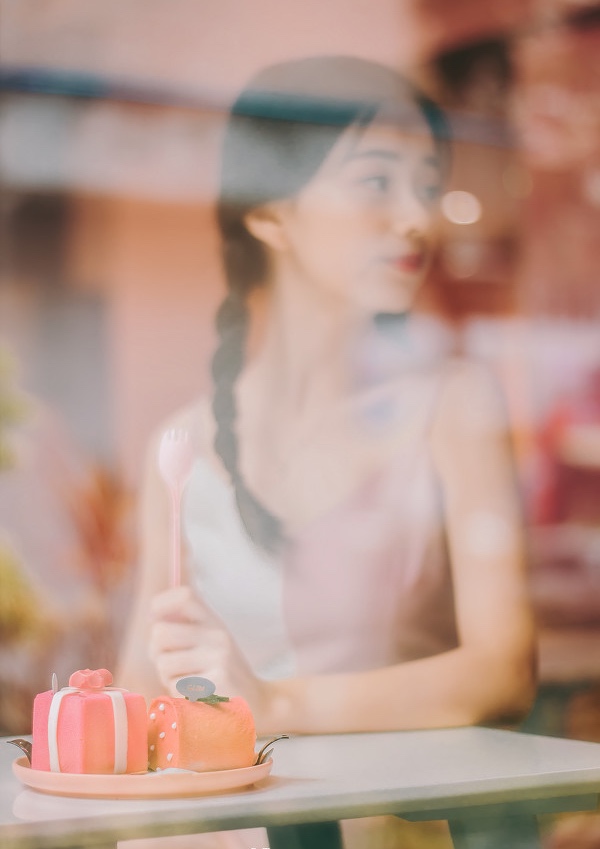 玻璃窗-唯美女生 玻璃窗清纯写真