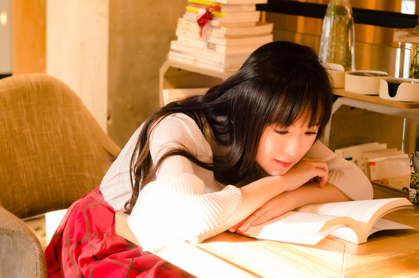 咖啡馆少女清纯写真