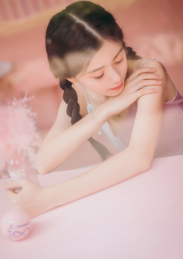 玻璃窗清纯写真