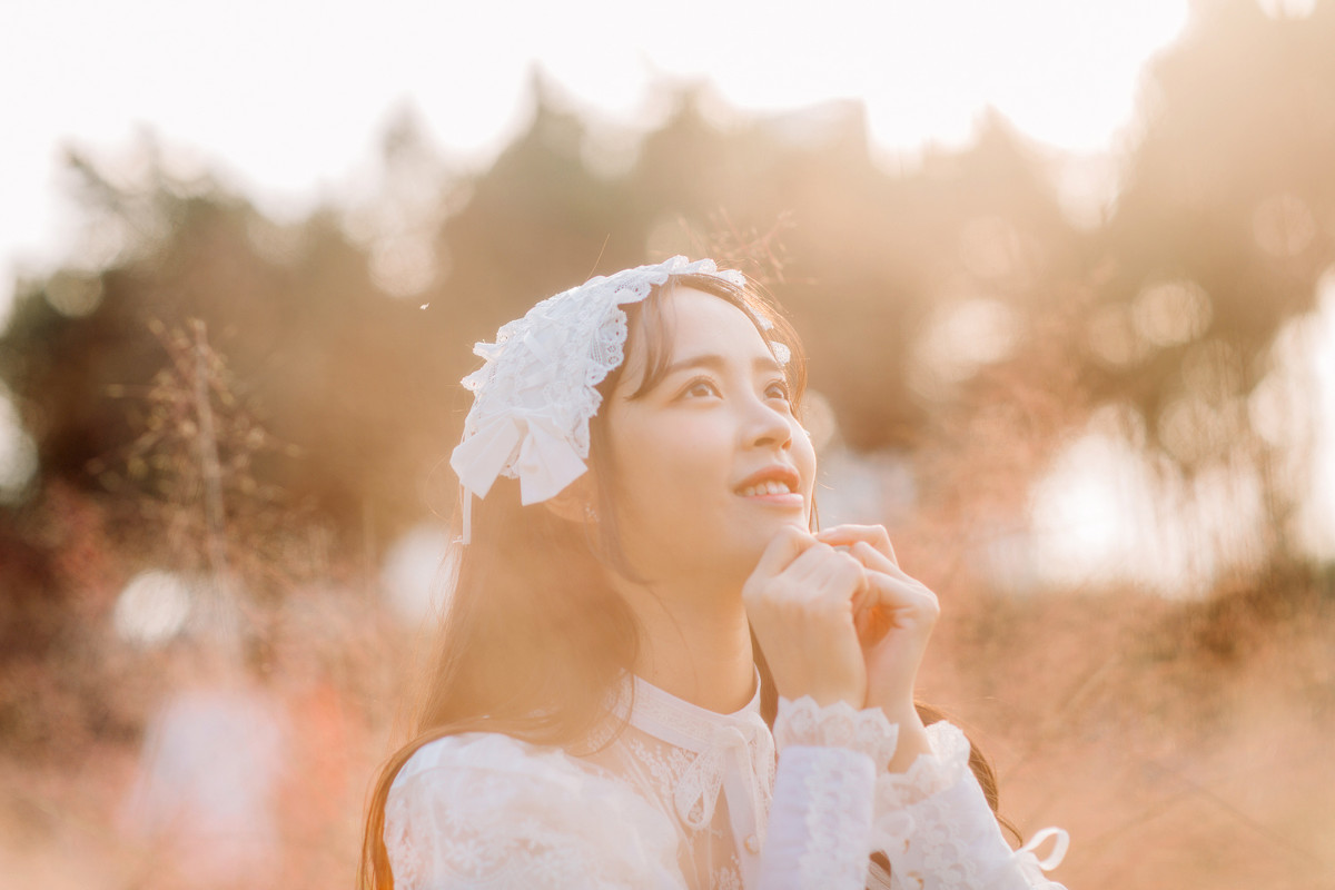 你是冬日里的暖阳清纯写真