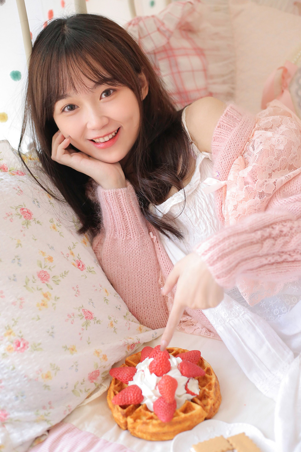 满满的粉系少女感清纯写真