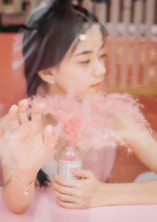 玻璃窗-唯美女生 玻璃窗清纯写真