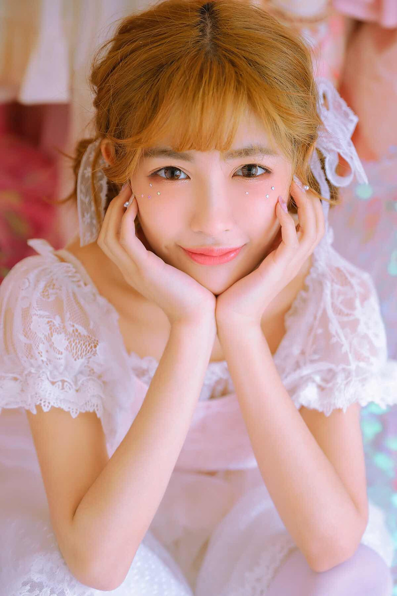 小酒窝-唯美女生 小酒窝清纯写真