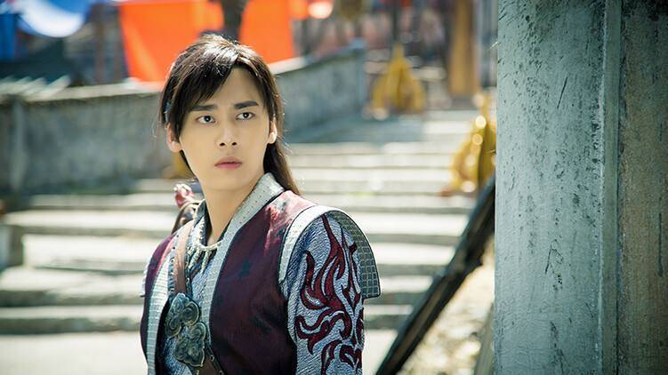 李易峰涉嫌多次嫖娼被警方通报，曾经年入过亿商业合作无数，如今迎来排队解约