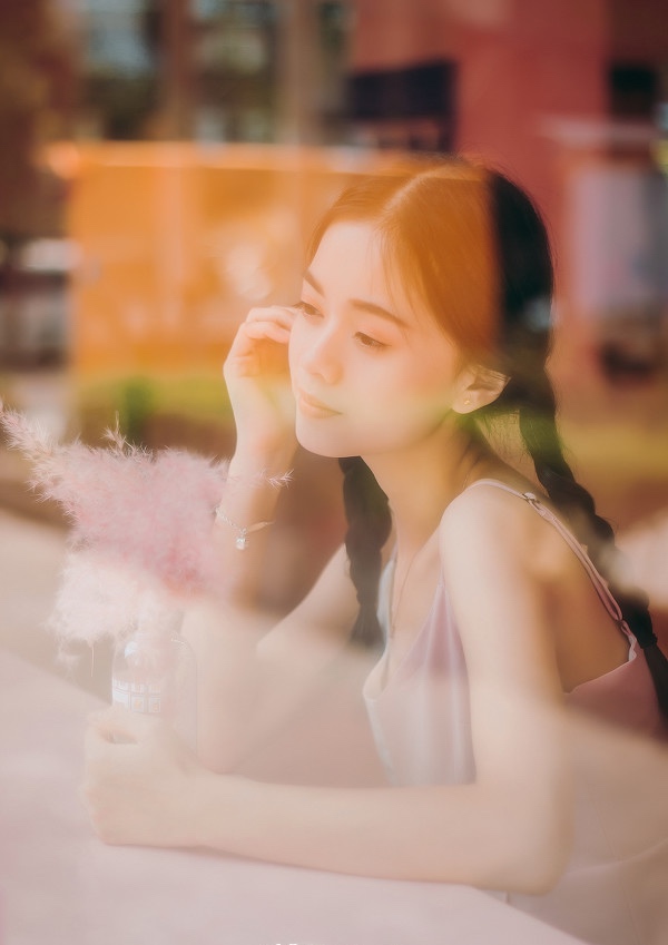 玻璃窗-唯美女生 玻璃窗清纯写真